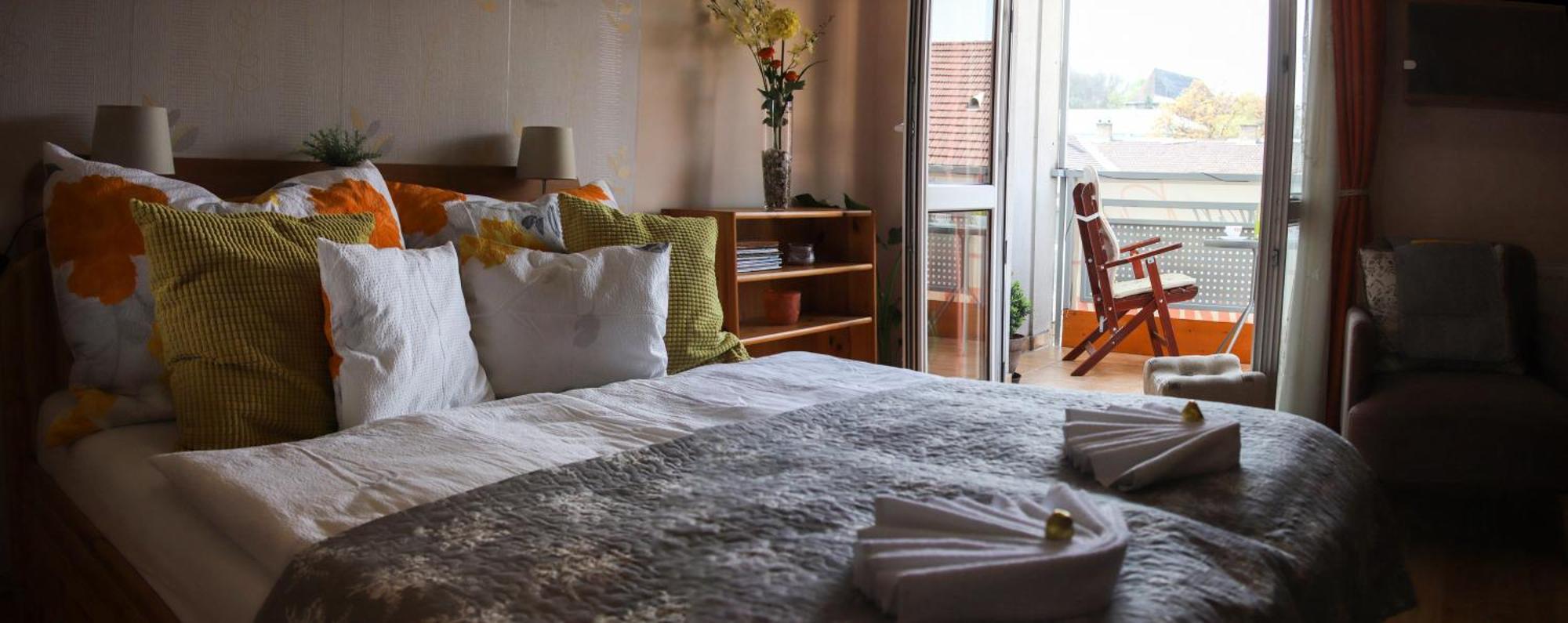 Dia Apartman มิชโคลซ์ ภายนอก รูปภาพ